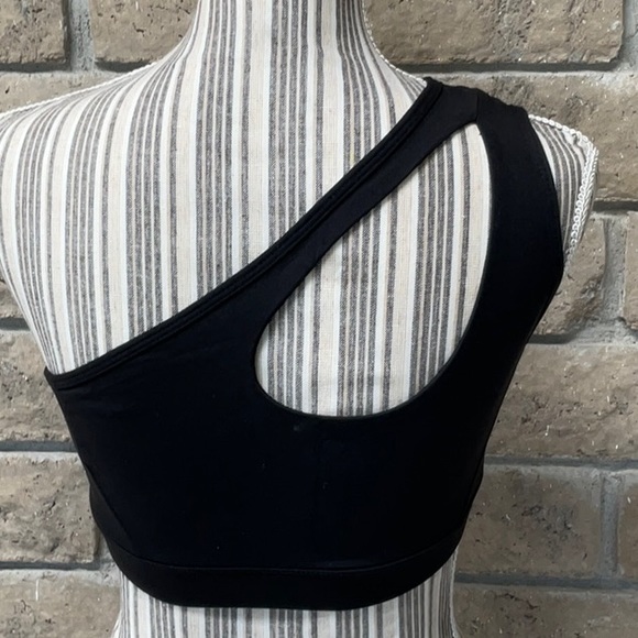 Women’s Sport Bra - Picture 2 of 2